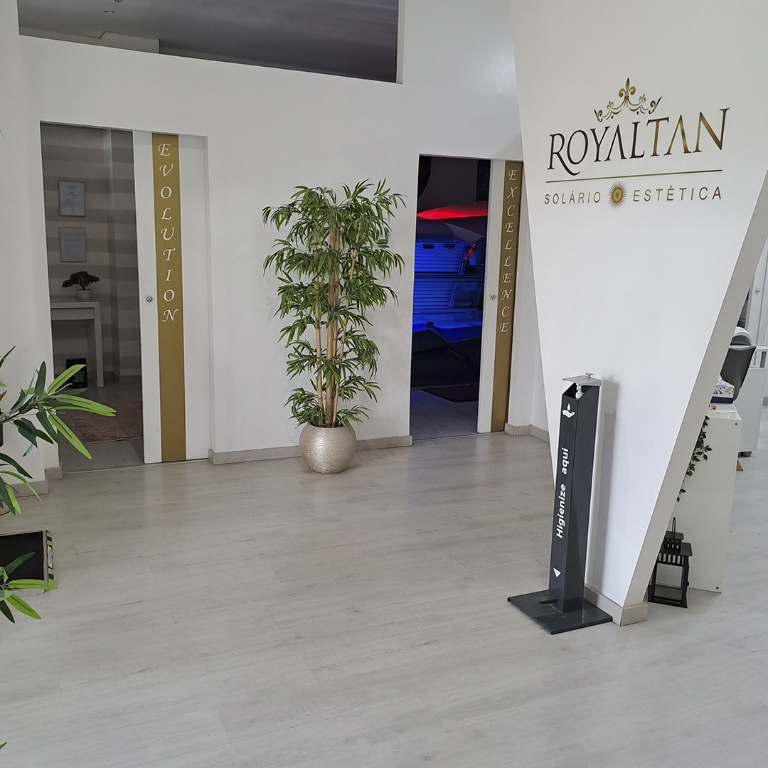 a-royaltan_0000s_0004_20231117_094552